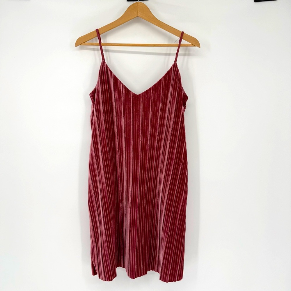Bardot Women’s Mini Dress Size 6 Dusty Rose Pleated Velvet Girlhoodcore Feminine